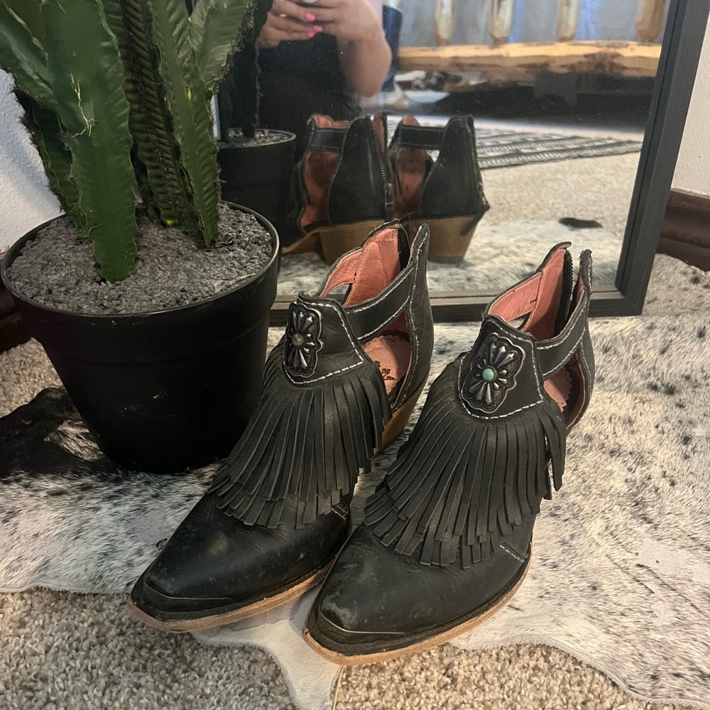 Junk Gypsy Lane boots/booties